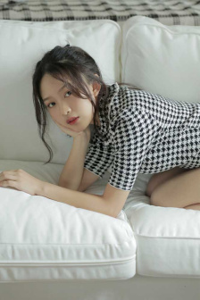 老师你裙子能再穿短一点吗